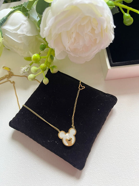 Collier Mickey B
